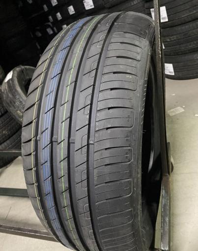 Goodyear EfficientGrip Performance 225/50 R17