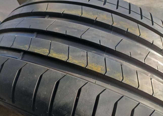 Pirelli P Zero PZ4 225/40 R19 и 255/35 R19