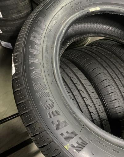 Goodyear EfficientGrip 215/60 R17