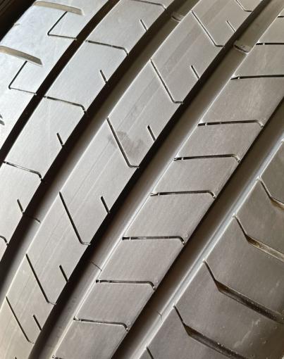 Pirelli P Zero PZ4 265/45 R21 и 295/40 R21 Y