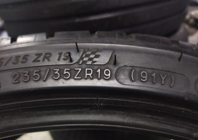 Michelin Pilot Sport 4 S 235/35 R19 91Y