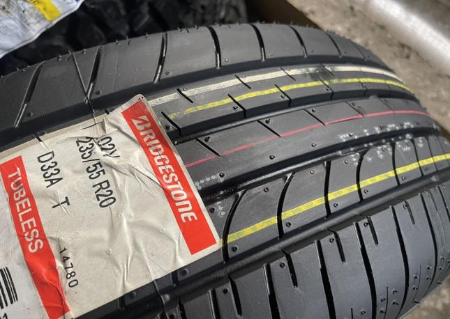 Bridgestone Dueler H/L 33A 235/55 R20 102V