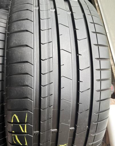 Pirelli P Zero PZ4 275/40 R22 107Y