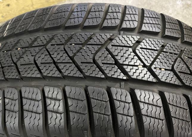 Pirelli Winter Sottozero 3 215/50 R18 92V