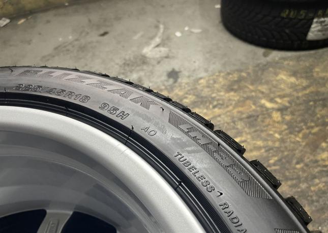 Bridgestone Blizzak LM-32 225/45 R18 H