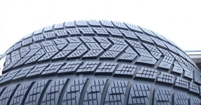 Pirelli Scorpion Winter 295/40 R21