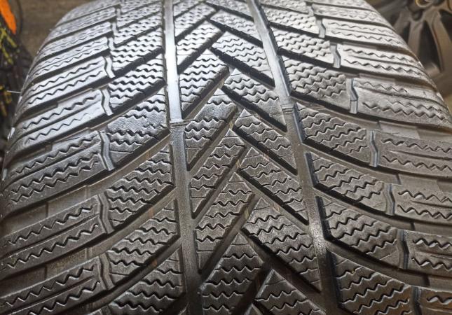 Bridgestone Blizzak LM005 RFT 265/40 R21