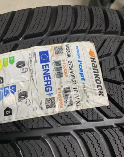 Hankook Winter I&#39;Cept Evo 3 W330 275/40 R21 и 315/35 R21