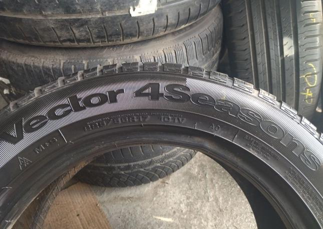Goodyear Vector 4Seasons 225/55 R17 101V