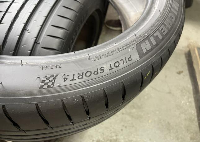 Michelin Pilot Sport 4 S 225/45 R19 и 255/40 R19 Y