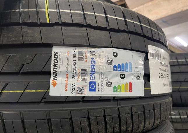 Hankook Ventus S1 Evo 3 K127 285/30 R21 и 255/35 R21 Y