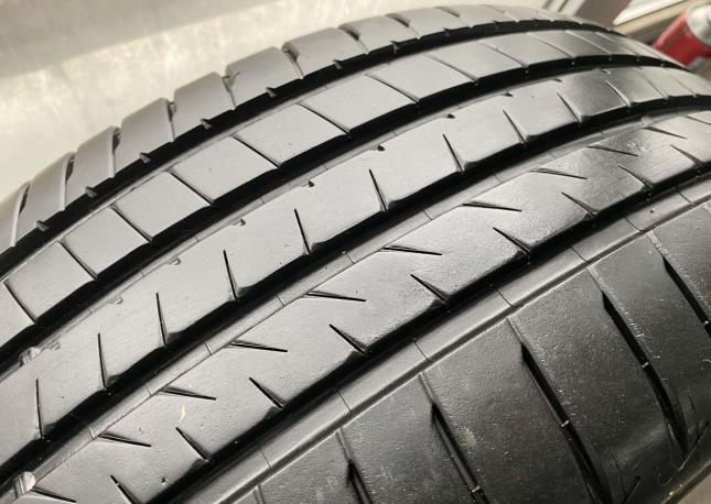 Bridgestone Alenza 001 235/55 R20 102V