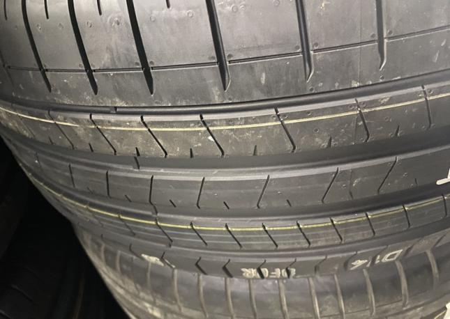 Pirelli P Zero PZ4 285/40 R21 109Y