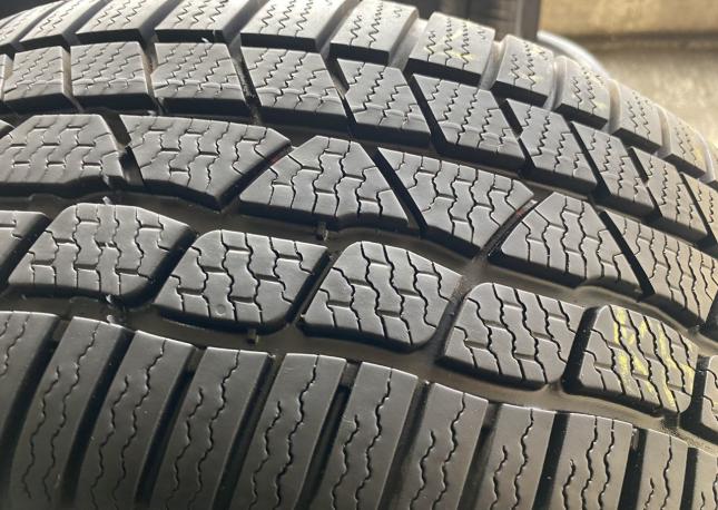 Continental ContiWinterContact TS 830 P 235/45 R19 99V