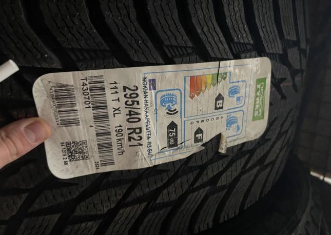 Nokian Tyres Hakkapeliitta R3 SUV 295/40 R21 111T