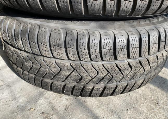 Pirelli Winter Sottozero 3 225/50 R18