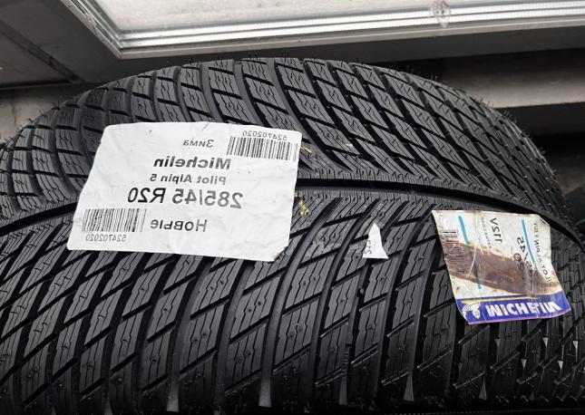 Michelin Pilot Alpin PA5 285/45 R20