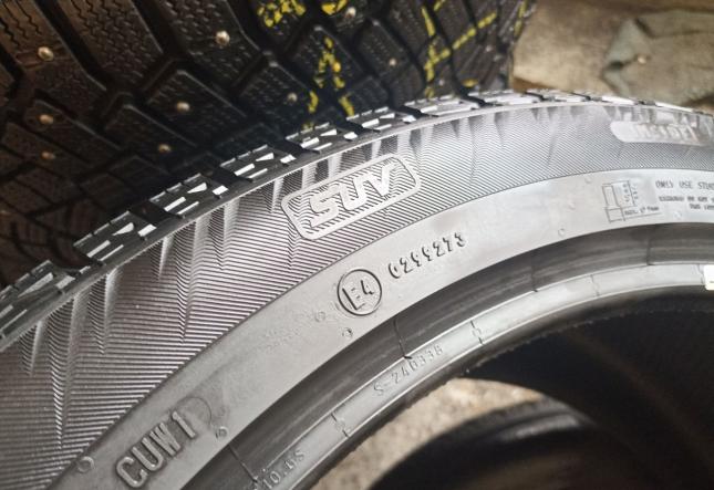 Continental IceContact 2 SUV 275/40 R21