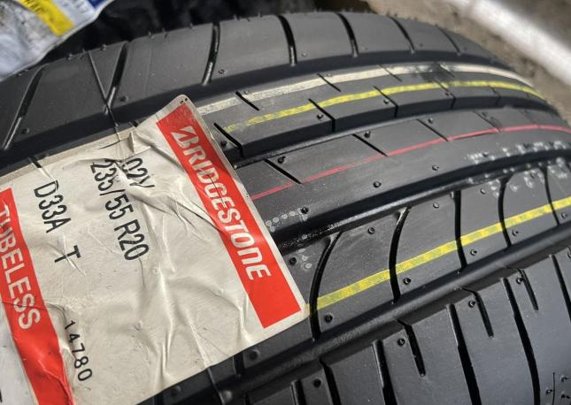 Bridgestone Dueler H/L 33A 235/55 R20 102V