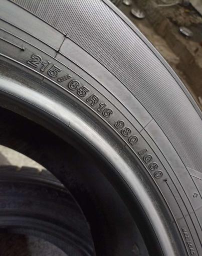 Yokohama Ice Guard IG60 215/65 R16