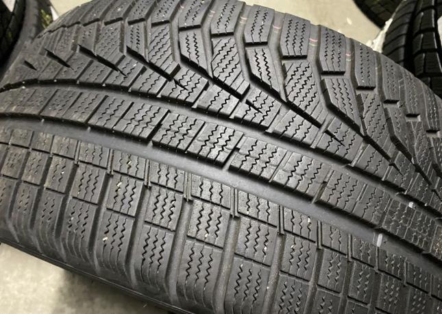 Hankook Winter I&#39;Cept Evo2 W320 235/40 R18 95V