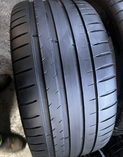 Michelin Pilot Sport 4 255/35 R19