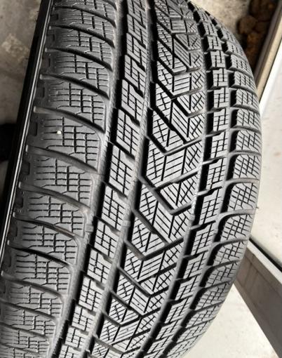 Pirelli Scorpion Winter 275/35 R22