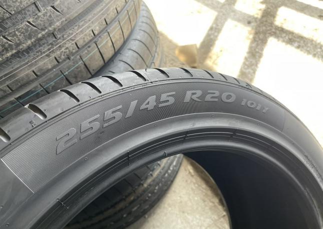 Pirelli P Zero PZ4 255/45 R20 101Y