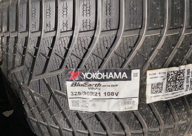 Yokohama BluEarth Winter V905 325/30 R21 и 285/35 R21 108V