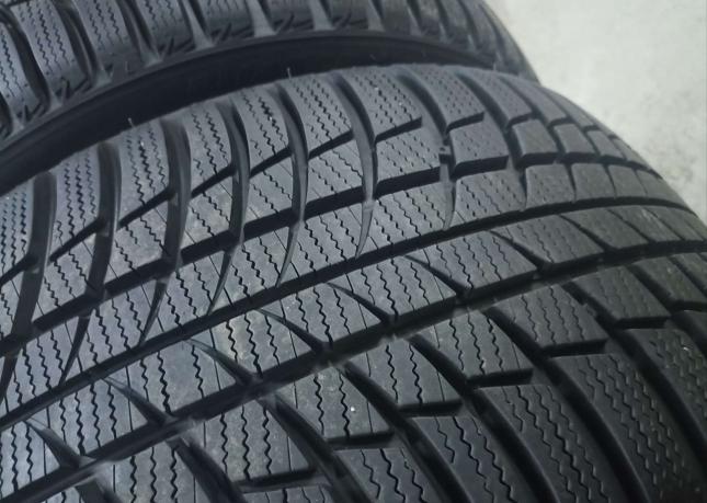 Bridgestone Blizzak LM-001 255/40 R18 и 225/45 R18