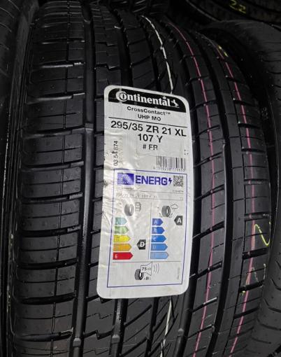 Continental ContiCrossContact UHP 295/35 R21