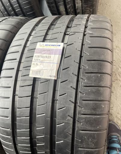 Michelin Pilot Super Sport Acoustic 285/35 R21 и 325/30 R21 Y