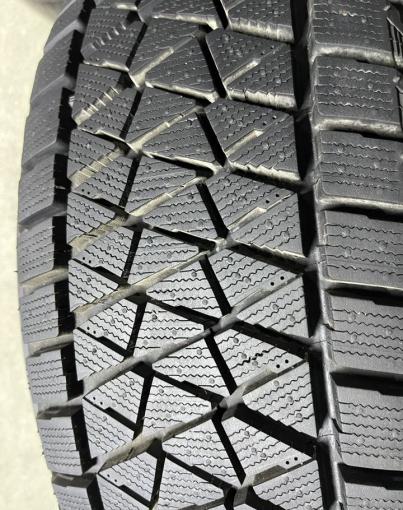 Bridgestone Blizzak DM-V2 235/55 R20 102T