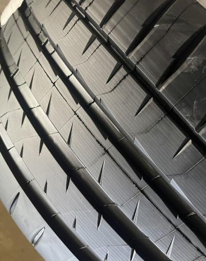 Michelin Pilot Sport 4 S 255/35 R21 и 275/35 R21 Y