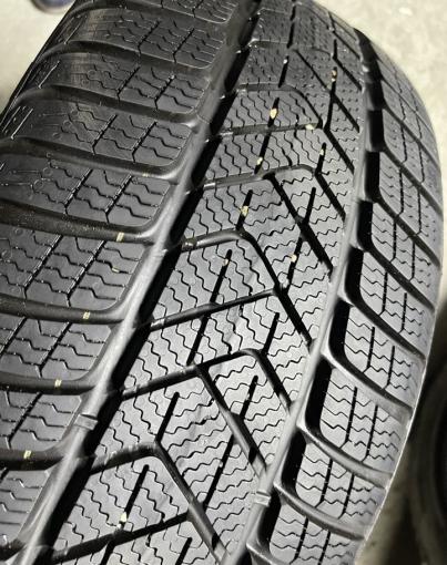 Pirelli Winter Sottozero 3 225/40 R19 93H