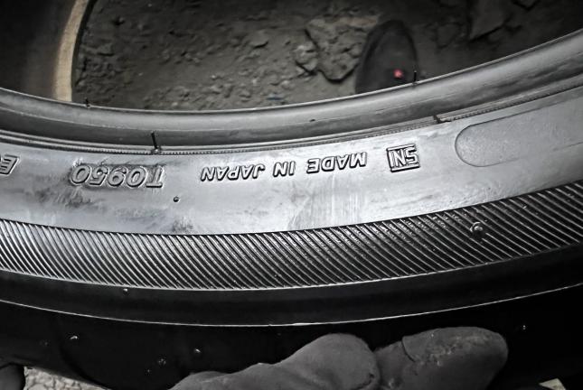 Bridgestone Potenza S001 295/35 R20