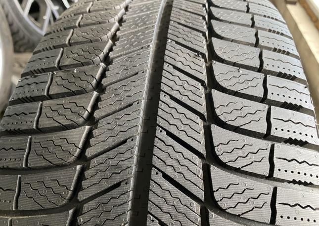 Michelin X-Ice XI3 245/45 R18 100H