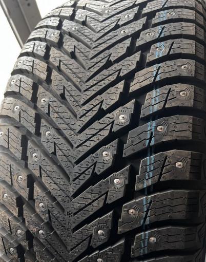 Nokian Tyres Hakkapeliitta 10 285/45 R22