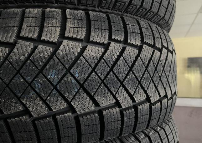 Pirelli Ice Zero FR SUV 235/55 R20