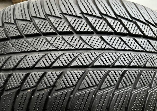 Bridgestone Blizzak LM-005 245/50 R19