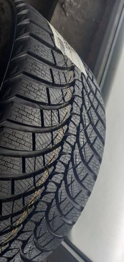 Kumho WinterCraft WP71 275/35 R19 100V