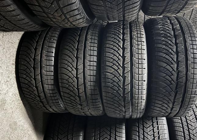 Michelin Pilot Alpin 4 235/35 R19