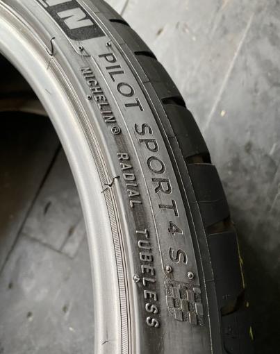 Michelin Pilot Sport 4 S 225/35 R19