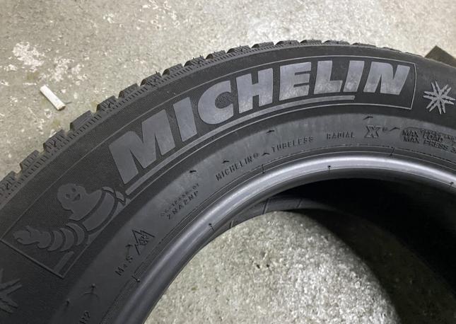 Michelin Alpin 5 215/65 R17 99H