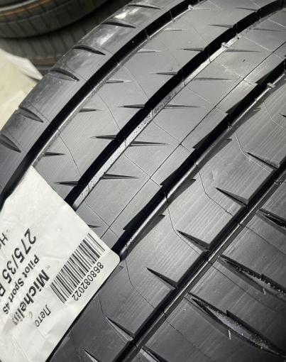 Michelin Pilot Sport 4 S 245/40 R20 и 275/35 R20 Y