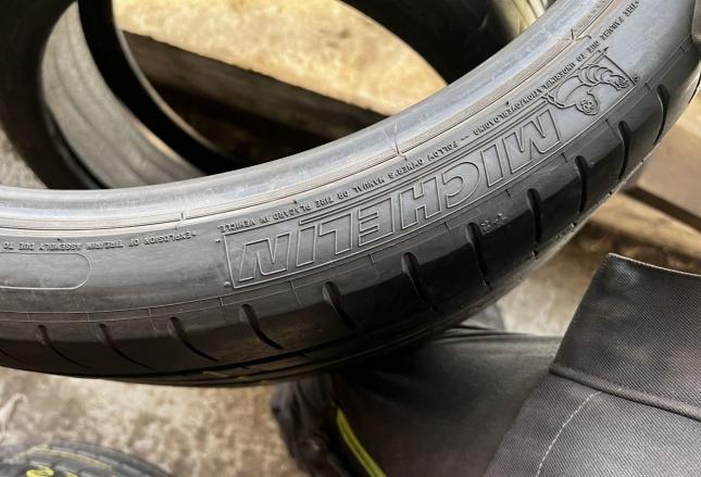 Michelin Pilot Super Sport 245/35 R21