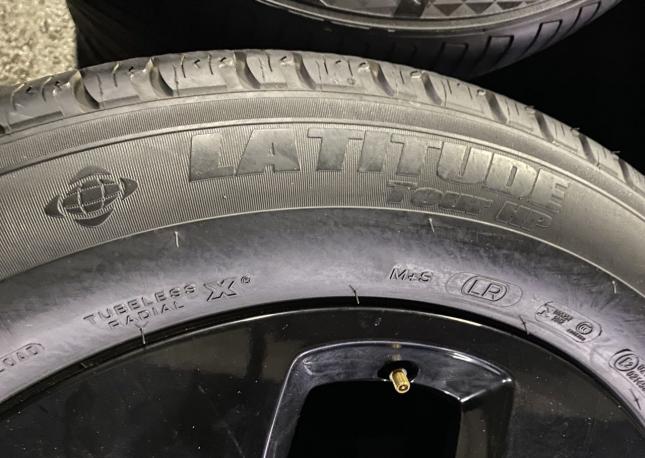 Michelin Latitude Tour HP 255/60 R20 113V