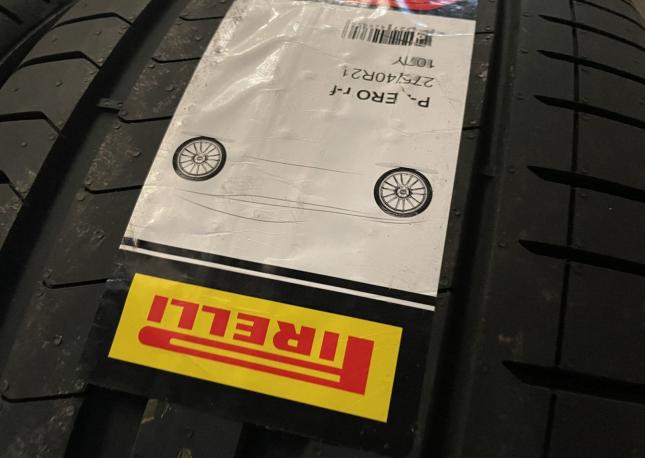 Pirelli P Zero PZ4 L.S. 275/40 R21 и 315/35 R21 107Y