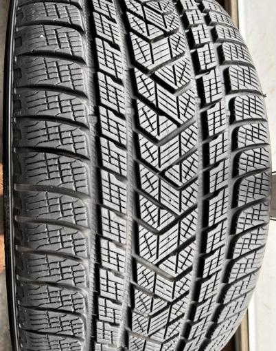 Pirelli Scorpion Winter 275/35 R22