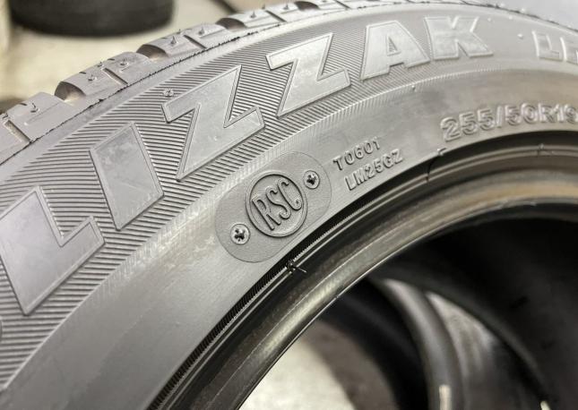 Bridgestone Blizzak LM-25 255/50 R19 107V